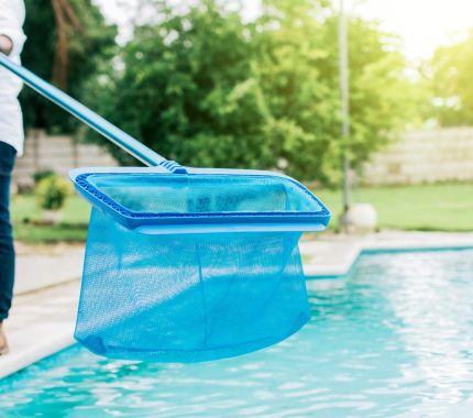 como_limpiar_el_fondo_de_una_piscina_sin_limpiafondos_51473_orig